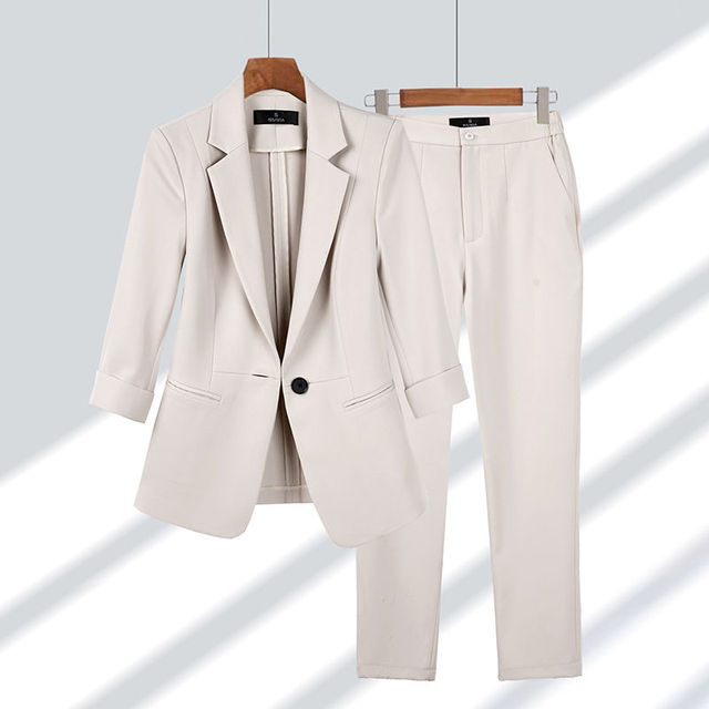 Grațiela – Costum cu sacou și pantaloni