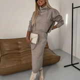 Nora – Set pulover scurt și fustă
