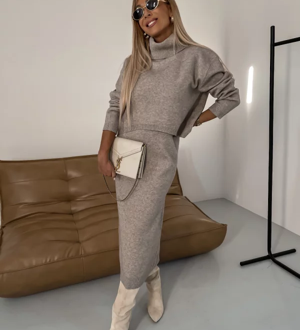 Nora – Set pulover scurt și fustă