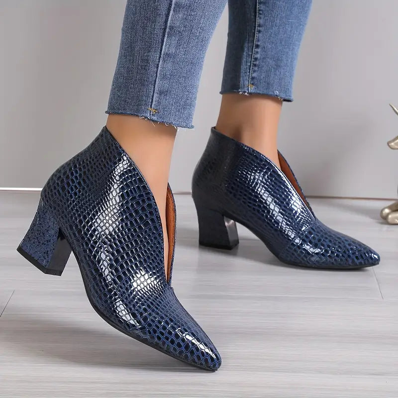 Silvia – Botine cu decupaj în V