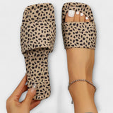 Dalia – Papuci leopard cu vârf pătrat