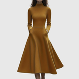 Ciprianna – Rochie evazată cu guler înalt