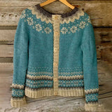 Georgiana – Cardigan nordic cu fulgi