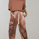Irena – Set satinat cu pantaloni cargo
