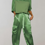 Irena – Set satinat cu pantaloni cargo