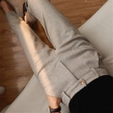 Oana – Pantaloni în spic cu pliuri