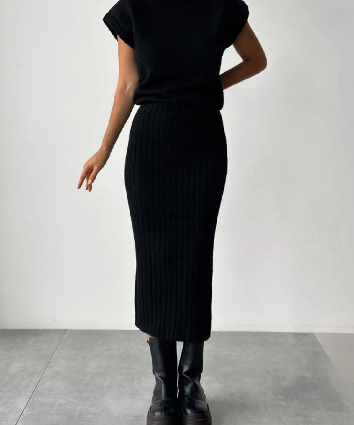 Cecilia – Set tricotat cu fustă midi