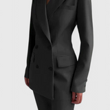 Alida – Costum cu revere ascuțite