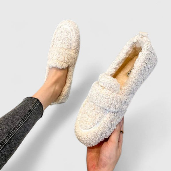 Sorana – Mocasini pufoși tip teddy