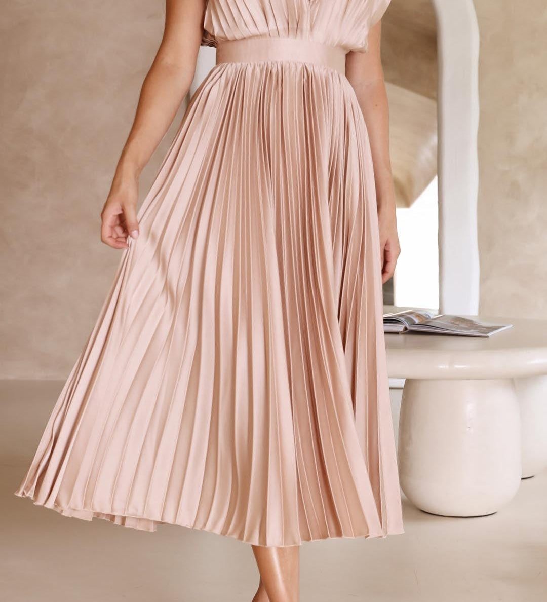 Ada – Rochie midi plisată