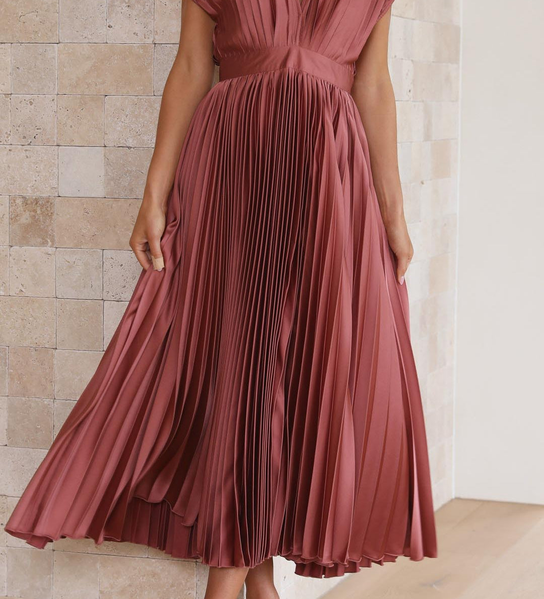 Ada – Rochie midi plisată