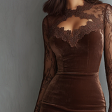 Antonia – Rochie catifelată cu dantelă
