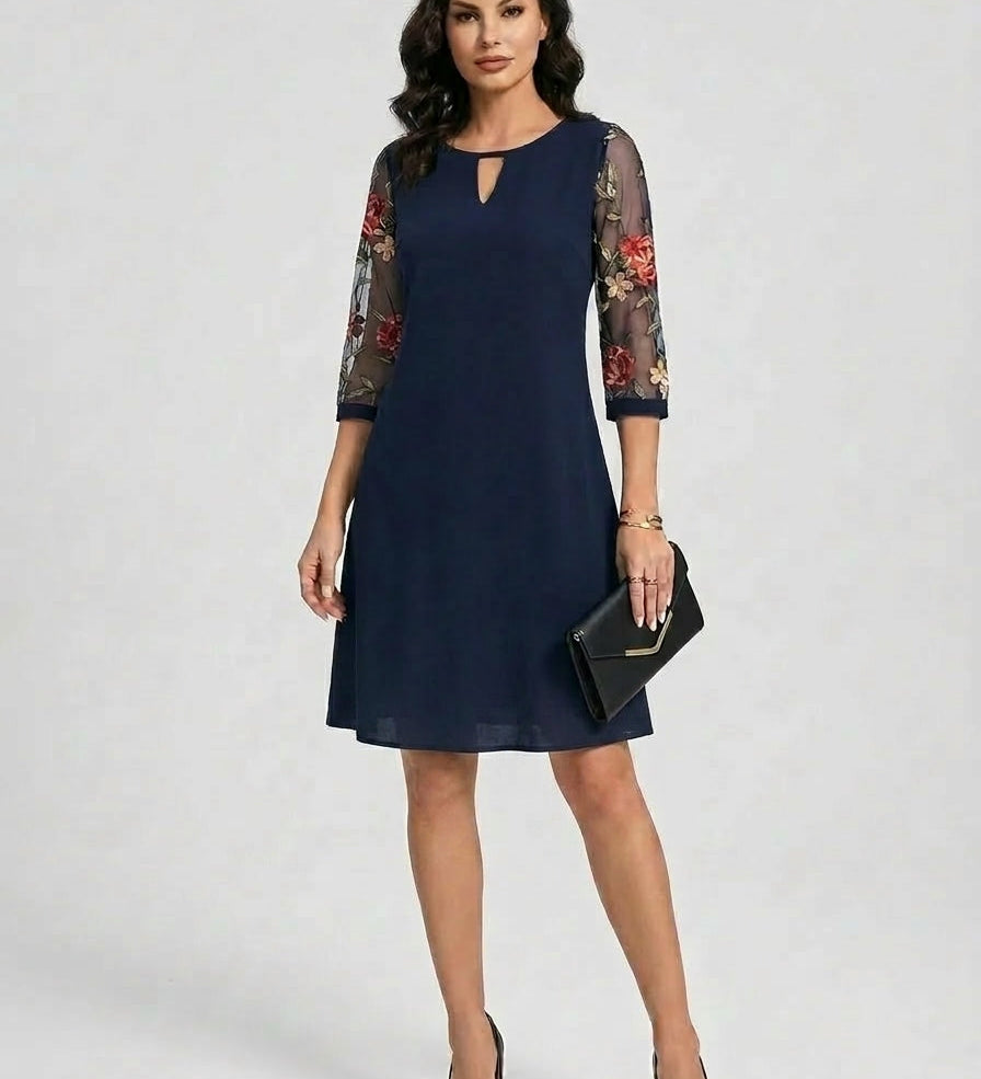 Miruna – Rochie cu mâneci brodate